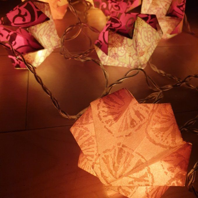 guirlande lumineuse tons rose et fuchsia