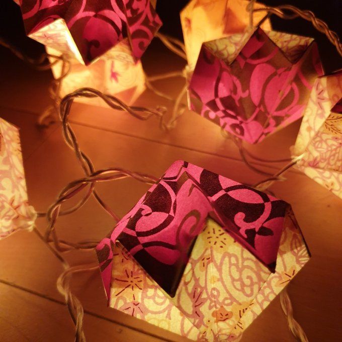 guirlande lumineuse tons rose et fuchsia