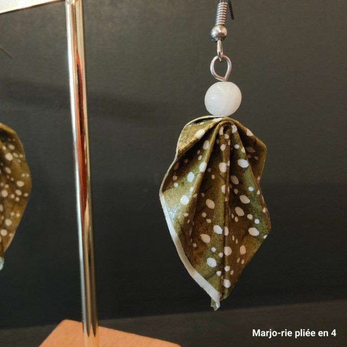 BO feuille washi vert à pois blancs