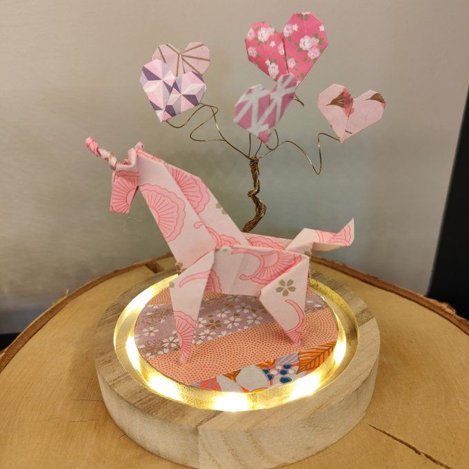cloche lumineuse licorne et coeurs