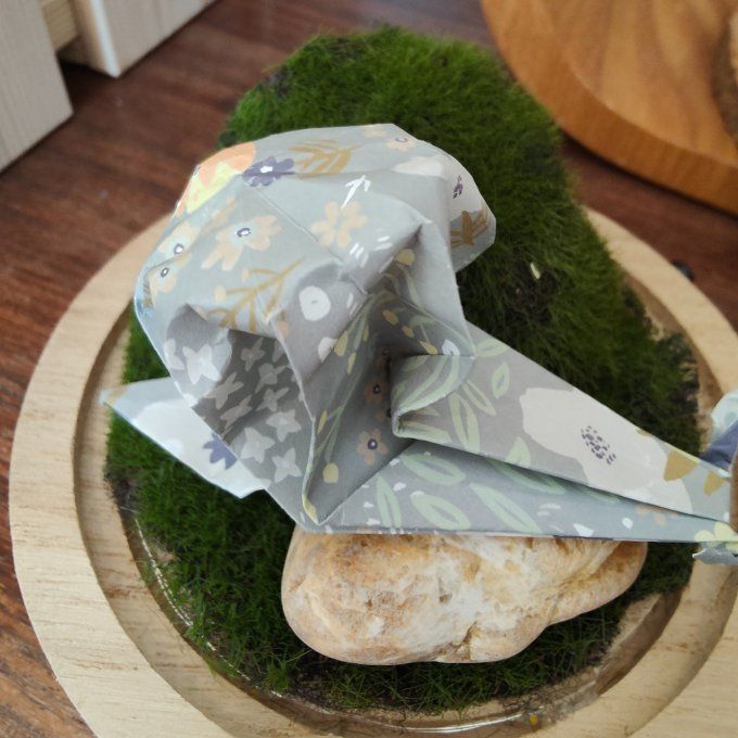 cloche lumineuse avec deux escargots en balade