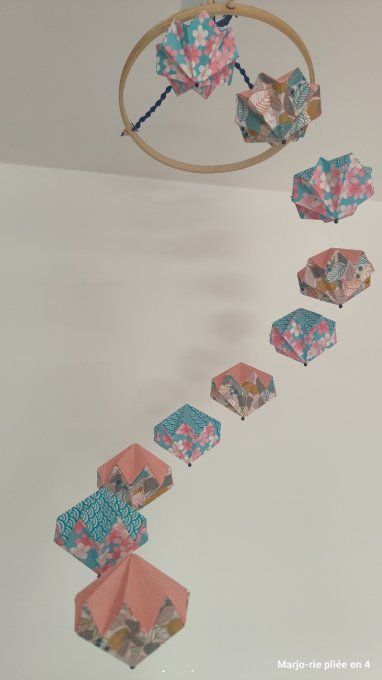 mobile ellipse pampilles rose et bleu pastel